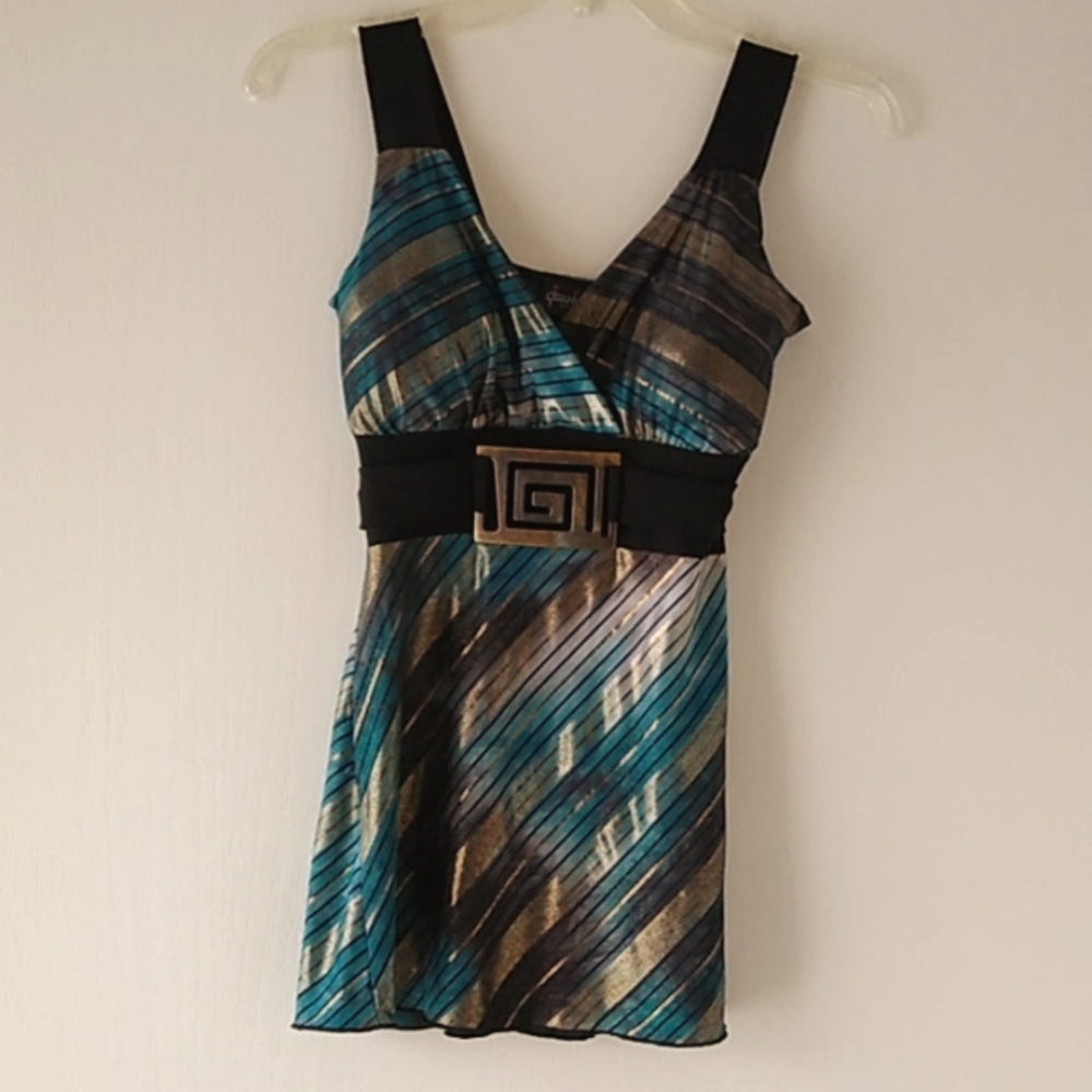 Sleeveless dress top